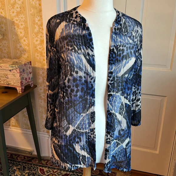 💄Chicos Traveler Collection button down Cardigan Size 2 💄 - Picture 1 of 9